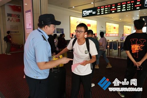 護航“雙節(jié)” 鎮(zhèn)江交通執(zhí)法多舉措保障群眾平安出行3