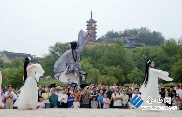 金山景區(qū)躋身全國景區(qū)熱度榜前十1