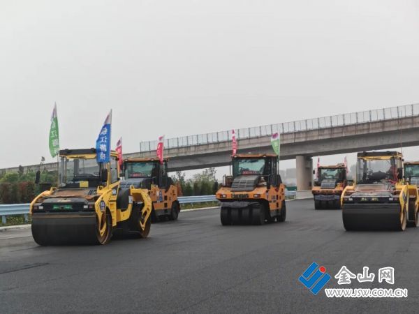 交通建設者抓質量搶進度保安全3