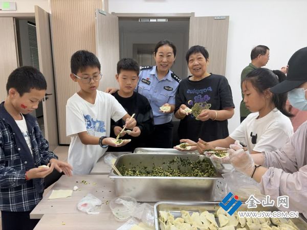 丹陽延陵鎮(zhèn)芳庭社區(qū)：“蒲公英之家”孩子品味“家的味道”慶雙節(jié)3