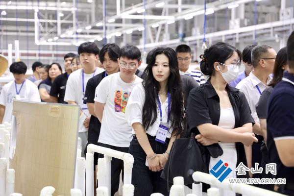 2025鎮(zhèn)江市百校訪企拓崗活動現(xiàn)場。謝道韞 攝