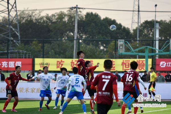 球賽現(xiàn)場 馬鎮(zhèn)丹 攝