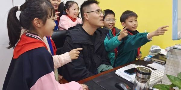 小作家走進(jìn)編輯部