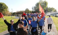 最美夕阳红 快乐健步走