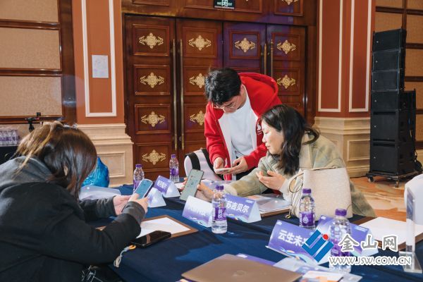 KWnmhAbHD1KjFToWlj8EXGN3