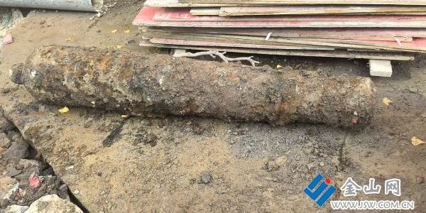 大市口工地出土一門(mén)古炮