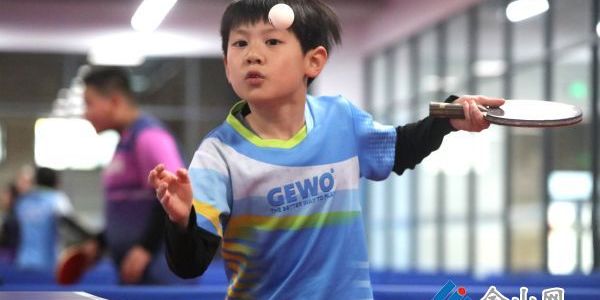 市少兒乒乓球冠軍賽開賽