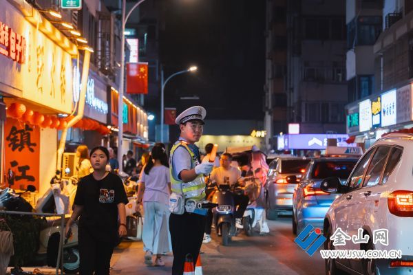 315節(jié)日我在崗 全警保路暢04