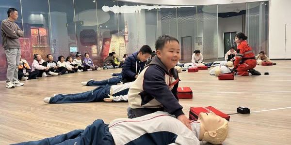 沉浸體驗(yàn)學(xué)應(yīng)急 爭(zhēng)當(dāng)安全小衛(wèi)士