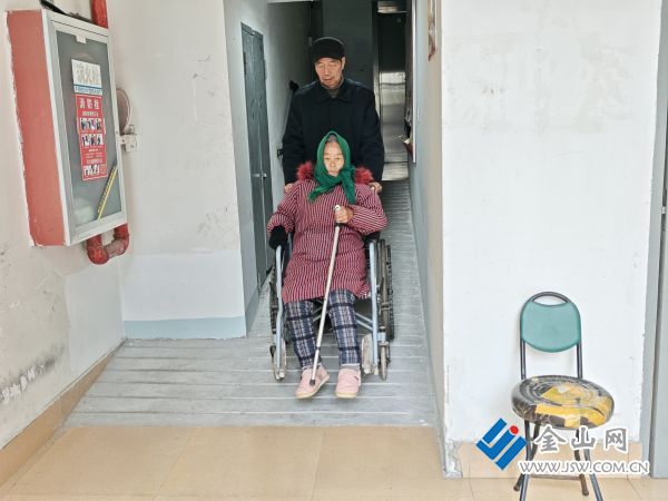 無(wú)障礙通道啟用 王潔源 攝