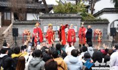 走進(jìn)景區(qū)穿越“片場”