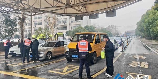 市車管所多管齊下 新車上牌“不堵心”