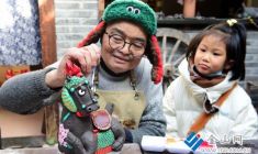 民間藝人造馬送祝福