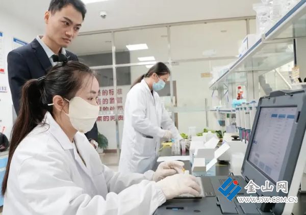 01e3c2f037bc3105489fde1be395a30651.jpg@Dc5XNl8k9FBcOb7HqVHPIZC8iPhQh46RGP1r-A8xOXw@rs_fill_720_0@g_sm@q_75@