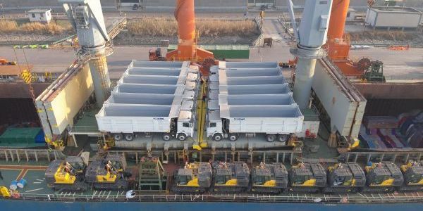 鎮(zhèn)江口岸工程車(chē)輛出口業(yè)務(wù)火熱開(kāi)年