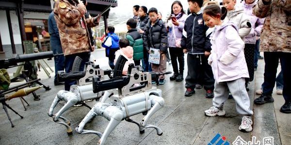 國防教育走“新”更走“心”