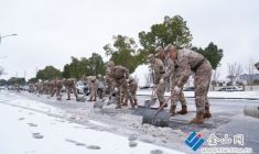 聞令而動 掃雪除冰