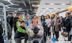 “技能夜?！秉c亮勞動者夜晚