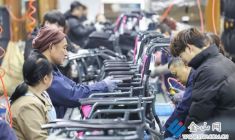 智能生產(chǎn)線跑出新年“加速度”