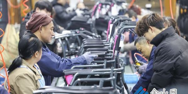 智能生產(chǎn)線跑出新年“加速度”