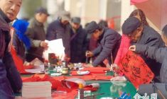 筆墨迎馬歲 “?！弊诌M(jìn)萬家