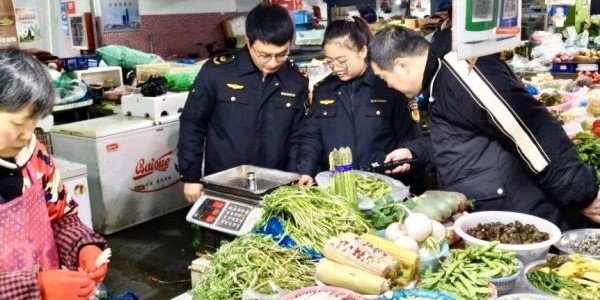 護(hù)航群眾“舌尖上的年味”