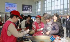 一碗鍋蓋面 溫暖回鄉(xiāng)路