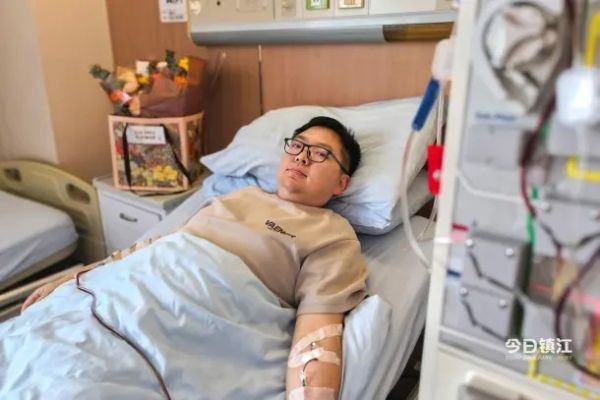 廖泓霏正在捐獻(xiàn)造血干細(xì)胞