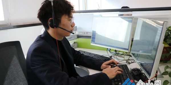 春節(jié)，他們?cè)凇熬€” 鎮(zhèn)江12393醫(yī)保服務(wù)熱線節(jié)日?qǐng)?jiān)守暖人心