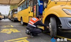 給“大黃蜂”體檢 為“小萌娃”護(hù)航