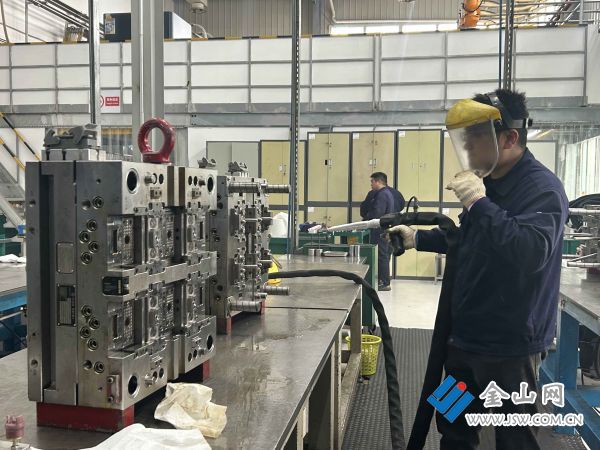 7413f44880a04a1192d61219d711bf75