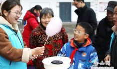 志愿服務(wù)暖元宵 雷鋒精神伴我行