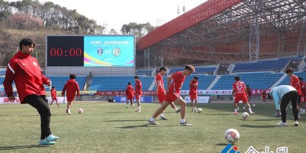 踩場熱身待戰(zhàn)