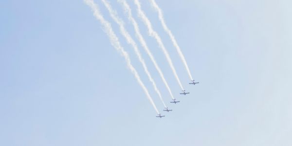 云端獻(xiàn)禮！“刷飛機(jī)”為賽事助興