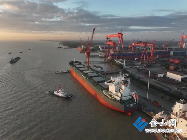 0143ae1af2eabeec3cf483b58447f82545.jpg@jie9tniGXnAIk8YVQNXfEJMQqg-RKCffZnSQY2WroHE@rs_fill_720_0@g_sm@q_75@