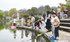 踏青賞花忙 不負(fù)好春光