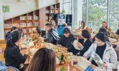 詩韻春山 同閱鎮江