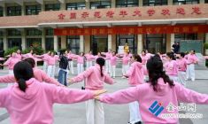 “手舞”進(jìn)校園，銀發(fā)學(xué)新姿