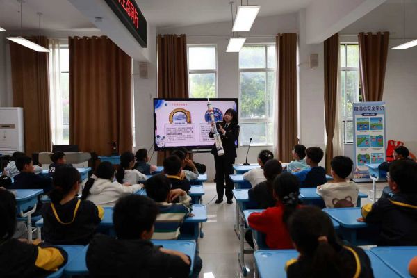 mmexport1776934703243