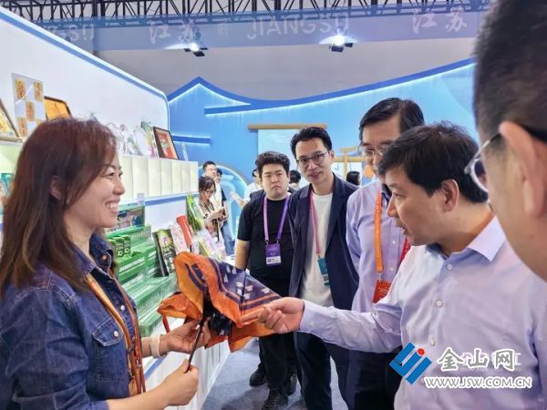 01cfae51a1e9ea91d3bb850886e3494f73.jpg@NSom_MGOc1Fgc0vLoqxh53z0f4UXoZbRKlsxJf67bwo@rs_fill_720_0@g_sm@q_75@