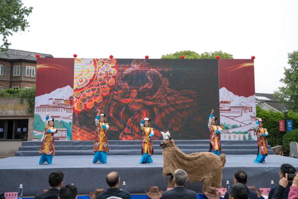 826906dfc1d5beb52f57c193b27312ae