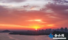 層層暈染 水天一色
