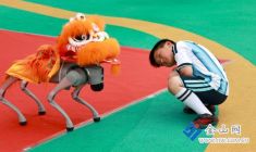 馳騁綠茵賽場(chǎng) 點(diǎn)亮幼兒足球夢(mèng)想
