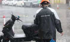 风雨逆行保配送
