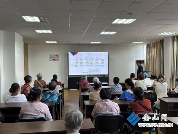 消防宣传进社区筑牢养老“防火墙”(图1)