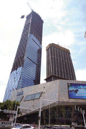 苏宁广场:"五条街挤不开"新说_中国镇江金山网 国家一类新闻网站